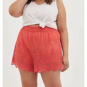 Torrid EMBROIDERED SHORT - MESH CORAL